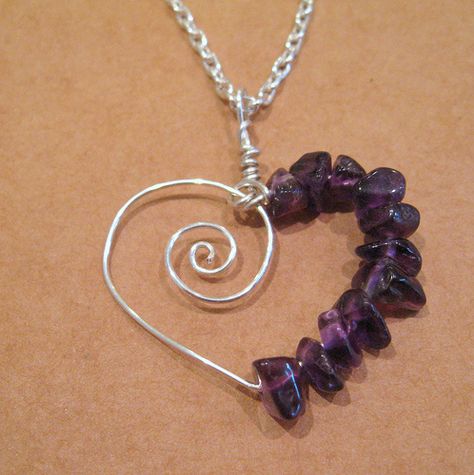 Amethyst Spiral Heart | Jennifer | Flickr Cincin Diy, Carcase Iphone, قلادات متدلية, Beads Ideas, Jewerly Making, Wire Jewelry Designs, Diy Wire Jewelry, Making Beads, Wire Work Jewelry