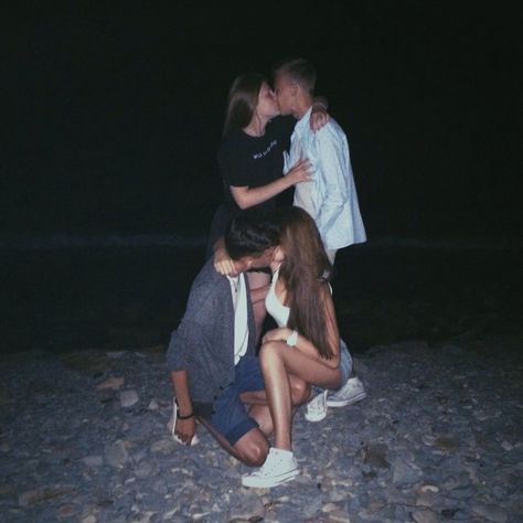 Not me :( Pinterest LostsoulxXOo Cute Double Dates, Double Dates With Best Friend, Double Date Pictures, Double Dates Aesthetic, Double Date Ideas, Double Couple, Best Friend Couples, Double Dates