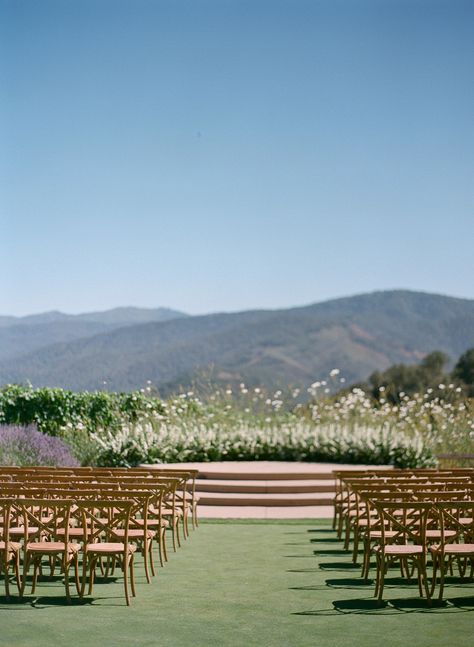 Photography: http://www.lauramurrayphotography.com/ | Read More: https://www.stylemepretty.com/2016/10/21/elegant-holman-ranch-wedding/ Garden Wedding Ideas On A Budget, Arkansas Wedding Venues, Venues For Weddings, Rustic Ranch Wedding, Wine Country Wedding Venues, Seattle Wedding Venues, Country Wedding Inspiration, Wedding In California, Michigan Wedding Venues