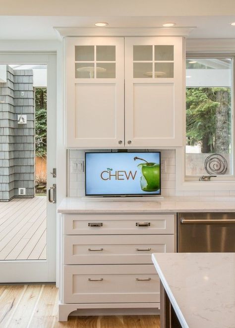 maybe with a sliding front to protect/hide tv when not in use Hide Your Tv, Classic Kitchen Cabinets, Tv In Kitchen, Hidden Kitchen, Kitchen Dresser, New Kitchen Cabinets, Modern Kitchen Cabinets, Classic Kitchens, Kitchen Remodeling