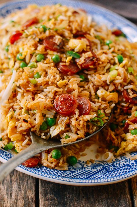 Chinese Sausage Fried Rice (Lop Cheung Chow Fan), by thewoksoflife.com Sausage Fried Rice, Recipe Fried Rice, Pasta Salad With Spinach, Wallpaper Food, Chinese Sausage, Arroz Frito, 20 Minute Recipes, Chinese Dishes, Asian Dishes