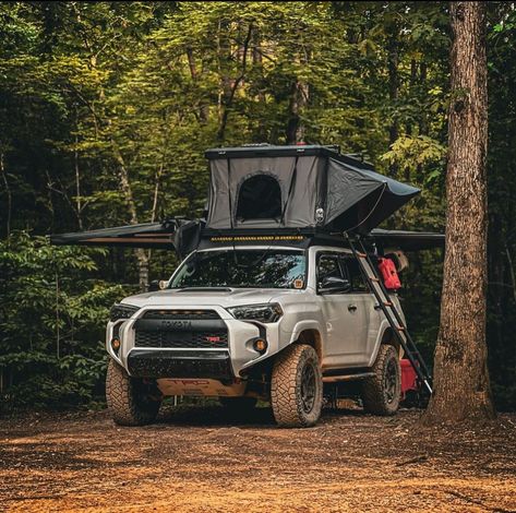 A beautiful sight for the night from: @comet_4r TAG US or use #carcamppro to get featured ——————————————————————— #carcamppro #overlanding #offroad #offroading #camping #rooftoptent #adventure #outdoors #outdoorphotography #getoutside #camplife #4x4 #dreamcar #4runner #forestlovers #4runneroffroad Overlanding 4runner, 4runner Overland Build, 4runner Overland, 4 Runner Camping, 4runner Camping, Overland 4runner, 4runner Off Road, Romantic Camping, Overland Gear