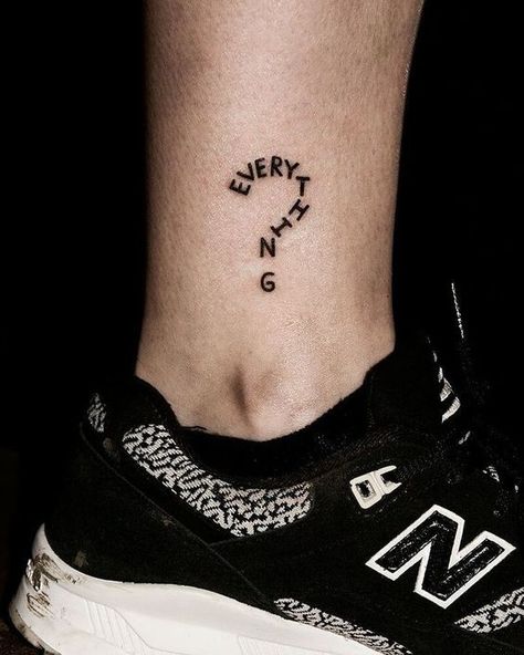 Question everything! Tattoo on the ankle | www.otzi.app Linework Art, Tato Maori, Tattoo Placements, Shape Tattoo, Muster Tattoos, Inspiration Tattoos, Small Girl Tattoos, Tattoo Girls, Subtle Tattoos