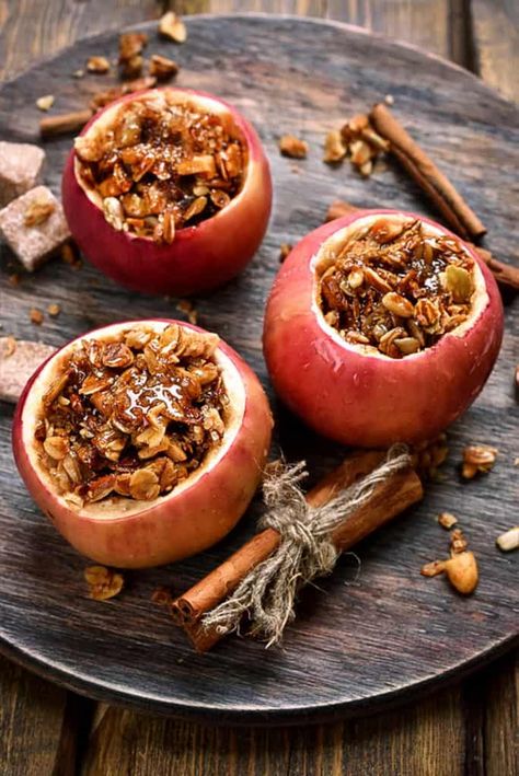 Sprouted Quinoa, Baked Stuffed Apples, Healthy Portable Snacks, Healthy Fall Desserts, Stuffed Apples, Baked Cinnamon Apples, Burn Workout, Thanksgiving Foods, Apple Dishes