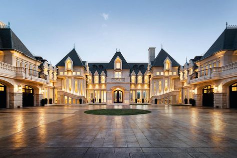 $12.5M Biltmore-Inspired Château V in Evergreen, Colorado (PHOTOS) - Pricey Pads Modern Beach Homes, Realty Logo, Global Network, Luxury House Plans, Modern Beach, 50 Million, In The News, Texas Real Estate, Mount Vernon