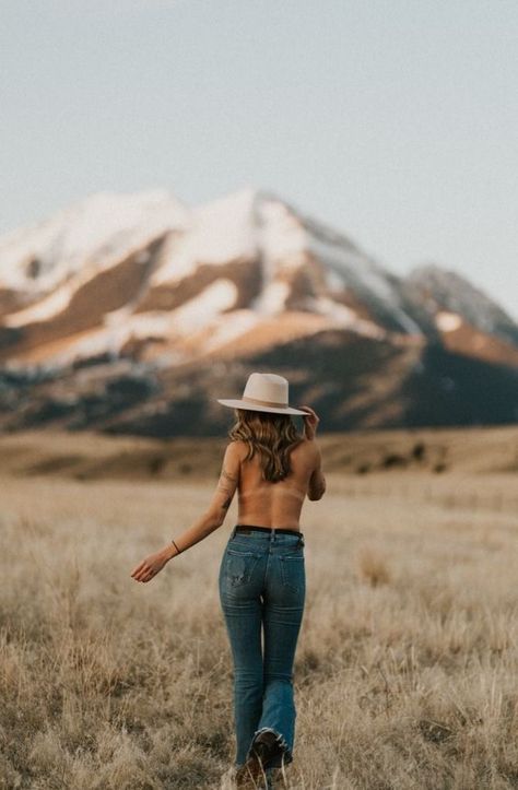 Cowgirl Film Photography, Photo Shoot Cowgirl, Flat Brim Hat Photoshoot, Brunch Outfit January, Fancy Western Dresses Women, Cowgirl Outfit Photoshoot, Single Woman Photo Shoot, Western Mountain Cowgirl, Horse Field Photoshoot