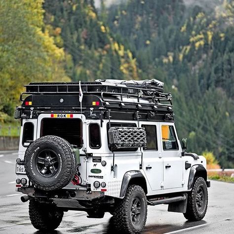 What a rig! Thanks to @bk.overlander Follow @defenderworld... Land Rover Defender Expedition, Land Rover Defender Camping, Defender Camper, Land Rover Models, Land Rover Defender 110, Overland Vehicles, Expedition Vehicle, Jeep 4x4, Defender 110