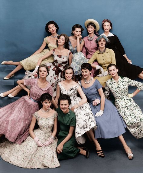 How Ford Models Got Its Start | Vanity Fair 50s Model Aesthetic, Modern 50s Outfits, Vintagecore Outfits, 1950's Aesthetic, Retro Fashion Photography, Dorian Leigh, Suzy Parker, 1950s Models, Jane Russell