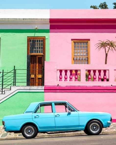 South Africa Bucket List, Cape Town Itinerary, Africa Bucket List, Bo Kaap, Cape Town Travel, Colorful Places, South Africa Travel, Table Mountain, Local Guide