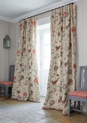 Grandmillennial Decor, Painting Woodwork, Cottage Curtains, Colefax And Fowler, Fantasy Garden, Single Arm Chair, Curtains And Draperies, Manta Crochet, Floral Curtains