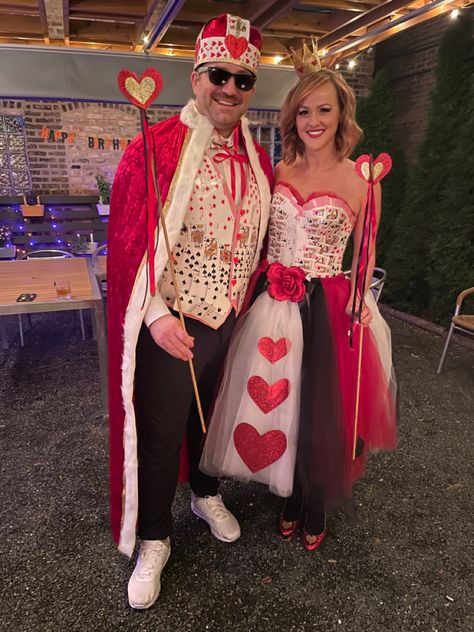 Deck Of Card Costume, King Of Hearts Cosplay, King Of Spades Costume, King And Queen Of Hearts Costume Couple, Queen And King Of Hearts Costume, Queen Of Hearts Couple Costume, King And Queen Of Hearts Costume, King Of Hearts Costume, King Of Hearts Card