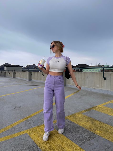 Cute and fun outfit In Copenhagen How To Style Purple Jeans, Purple Pants Outfit Aesthetic, How To Style Purple Pants, Purple Aesthetic Outfits, Purple Outfit Aesthetic, Purple Jeans Outfit, Purple Pants Outfit, Purple Jeans, Purple Pants