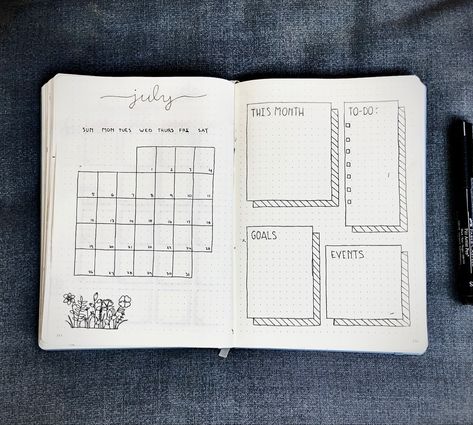 Bujo Month Overview, Bujo Simple Ideas, Dotted Journal Calendar Ideas, Monthly Calendar Bujo, Monthly Bujo Ideas, Monthly Setup Bullet Journal, Dot Journal Ideas For Beginners Calendar, Month Bujo Spread, Monthly Planner Ideas Layout