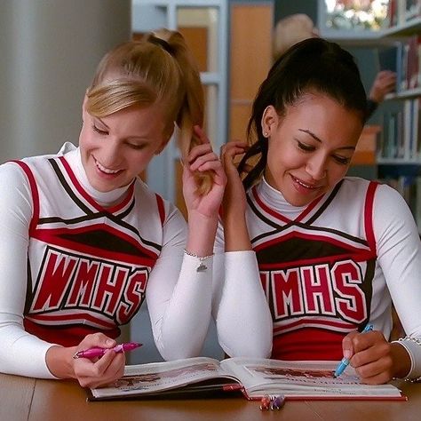 Santana And Brittany Aesthetic, Brittney And Santana Glee, Santana X Brittany, Brittana Aesthetic, Glee Britanna, Glee Halloween, Wlw Characters, Brittana Glee, Santana And Brittany