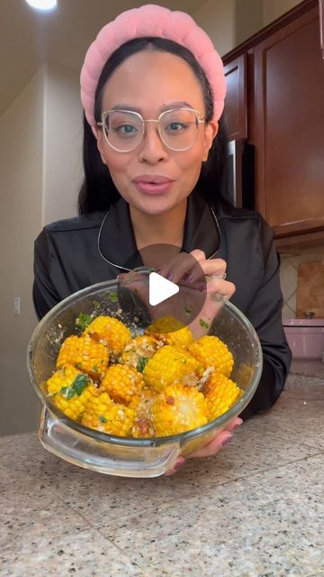 Michelle Belfrey on Instagram: "🧈🧄🌽Garlic Butter Fried Corn on the Cob. An ode to #wingstop I guess 🤭 Serving this up as a side dish for tonight’s dinner.  #easyrecipes #friedcorn #wingstopcorn #viralrecipes  #friedfood

Later I air-fried them alittle just to reheat and they were even better." Corn On A Cob Recipes, Wingstop Fried Corn, Corn Niblets Recipe, Air Fry Corn On The Cob, Wingstop Corn Recipe, Wing Stop Corn Recipe, Wing Stop Corn, Fried Chicken Sides Dishes Ideas, Fried Chicken Dinner Ideas Sides