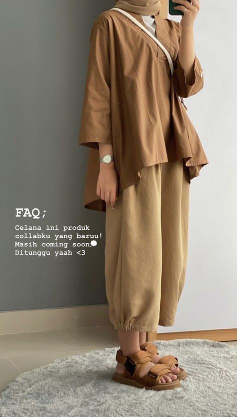 Basic Hijab Outfit, Tunik Linen, Tunik Modern, Korean Style Outfit, Muslimah Fashion Casual, Easy Clothing, Outfit Hijab Casual, Hijab Simple, Moslem Fashion