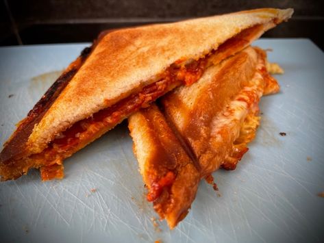 30 Great Toastie Ideas you have to know - Toastie Recipes Toastie Maker Recipes, Toastie Ideas, Toastie Recipes, Toaster Recipes, Toasted Sandwich Recipes, Sandwich Maker Recipes, Toasted Sandwich, Meatballs And Gravy, Sweet Chili Chicken