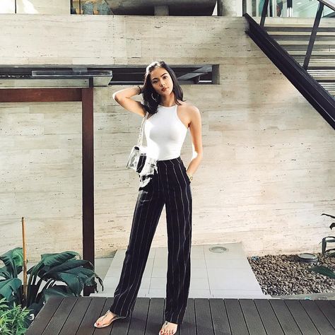 Bangkok Outfit, Thailand Outfit, Bangkok Fashion, Thai Fashion, Striped Wide Leg Pants, Street Style Edgy, Summer Outfit Inspiration, Follow On Instagram, Street Outfit