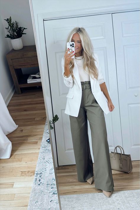 Networking Event Outfit, Event Outfit Ideas, Work Blazer Outfit, Blazer Outfit Ideas, Conference Outfit, Work Attire Women, Casual Work Outfits Women, Meeting Outfit, Business Professional Outfits