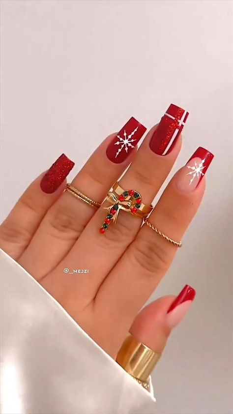 Red Christmas Nails, Red Acrylic Nails, Christmas Nails Easy, Christmas Gel Nails, Christmas Nail Art Designs, Christmas Nails Acrylic, Short Acrylic Nails Designs, Xmas Nails, Christmas Nail Designs