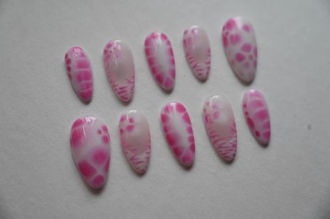 Pink blooming gel freestyle set to try out some techniques #customnails #customnailart #nailart #nailartist #naildesign #gelx #custompressonnails #pressonnails #pressonnailsforsale #nails #stilletonails #pressons #3dnailart #gelextensions #gelpressonnails #gelnails #customnails #coquette #chrome #chromenails #coquettenails #blooming #bloominggel #snakenails #pinksnake #pinknails Nails With Blooming Gel Designs, Chrome Blooming Gel Nails, White Blooming Gel Nails, Pink Blooming Gel Nails, Blooming Gel Flowers, Blooming Gel Nail Art Ideas, Nails With Blooming Gel, Blooming Gel Designs, Nails Blooming Gel