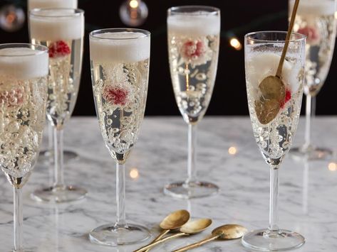 Champagne Jelly, New Years Eve Dinner, Food Network Canada, New Year's Eve Recipes, Food Appetizers, Jello Shots, Kitchen Food, Champagne Flutes, Sparkling Wine