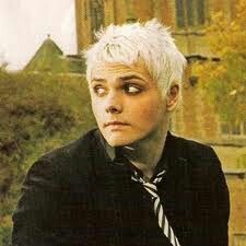 Gerard way- white hair Bert Mccracken, Lindsey Way, Jon Davis, Gerald Way, I Love Mcr, Palaye Royale, Black Parade, Mikey Way, People Watching