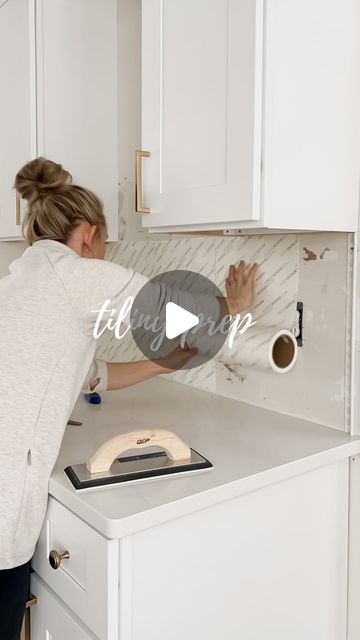 Amanda Vernaci | Come Stay Awhile on Instagram: "Have you ever wanted to DIY your own backsplash tile? Follow along with me in stories @comestayawhile because this is a series you won’t want to miss. I’m going to bring you through the whole process so that when I’m done you’re ready to tackle your first tiling job! 💪🏼   First step… prep! Drop all your tiling questions below and I’ll be sure to cover them!  #backsplash #backsplashtile #musselbound #homediy" Covering Tiles Kitchen, Remove Old Backsplash Tile, Painting Ceramic Tile Backsplash Kitchen, How To Tile A Backsplash, How To Paint Backsplash Tile, Where To Stop Backsplash In Kitchen, Kitchen With No Backsplash, Backsplash Alternatives To Tile, Kitchen Island Wall Covering Ideas