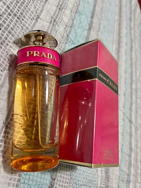 Prada Candy Perfume Aesthetic, Candy Prada, Prada Candy Perfume, Prada Perfume, Candy Perfume, Prada Candy, Fragrances Perfume Woman, Pink Perfume, Perfume Body Spray