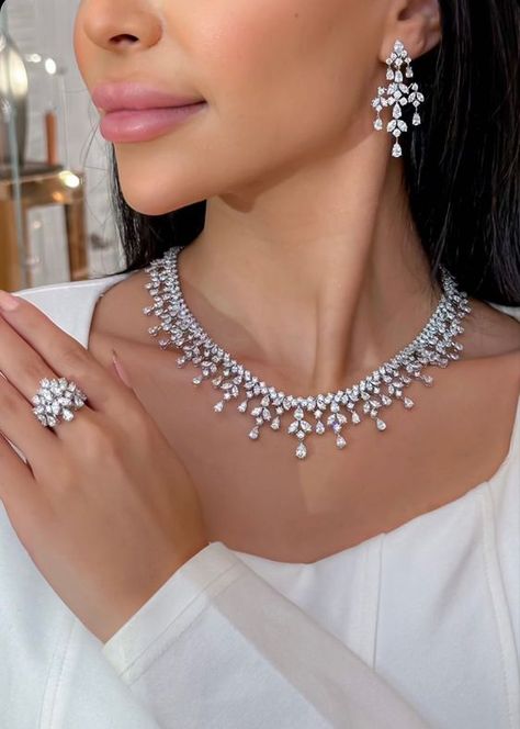 Diamond Necklace Jewelry, Womens Necklaces Silver, Jewelry Cartier, Diamond Necklace Wedding, Bridal Diamond Necklace, Diamond Jewelry Set, Art Jewelry Design, Expensive Jewelry Luxury, Diamond Necklace Designs