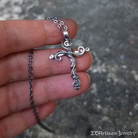 Wire Wrapped Cross Tutorial, Wire Wrap Cross, Wire Wrapped Cross, Jewelry Tutorials Free, Wire Crosses, Wire Wrap Jewelry Designs, Bead Wire, Silver Cross Necklace, Bohemian Style Jewelry