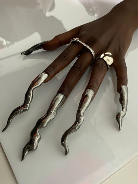 Nail Files: Paris-Based Manicurist Cam Tran’s 3D Nail Art Will Melt Your Mind | Vogue Editorial Nail Photoshoot, Alien Nail Art, Photoshoot Nails, Ugly Nails, Cream Nail Art, Alien Nails, Bad Nails, Crazy Nail Designs, Nail Serum