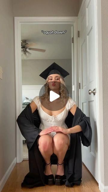 Graduation Day Poses, Girly Pictures Instagram, Congratulations Aesthetic, Hot Photo Ideas For Instagram, Graduation Preparation, Girly Photography Cute, Easy Poses, Graduation Congratulations, Mom Body