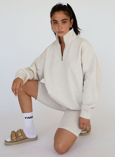 Fleece Half Zip Pullover Outfit, Quarter Zip Sweatshirt Outfit, Quarter Zip Pullover Outfit, Half Zip Pullover Outfit, Quarter Zip Outfit, Ceo Style, Sweater Women Outfit, Womens Oversized Sweatshirts, Sweatshirt Oversized