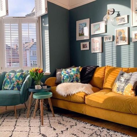 Mustard Living Rooms, Yellow Couch, Teal Living Rooms, Apartment Vibes, Yellow Sofa, Yellow Living Room, Bright Living Room, Cosy Living Room, Couch Decor