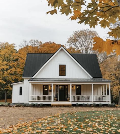 Two Story Exterior, Vermont Home Exterior, Vermont Farmhouse, House Renovation Design, Modern Country Living, Farmhouse Exterior Design, Farm Plans, Farmhouse House, Ranch Style Home