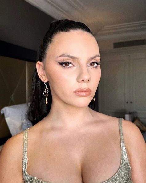 Dafne Keen, Adriana Lima Young, Selena Gomez Photoshoot, High Cheekbones, Mehndi Design Images, I Love Girls, The Duff, Tattoo Art, Bob Hairstyles