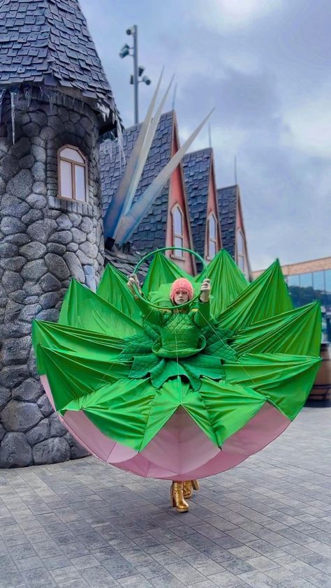 Instagram Drag Costume Ideas, Event Performance, Puppet Costume, Drag Queen Costumes, Carnival Fashion, Fashion Collection Inspiration, Costume Carnaval, Disney Parade, Fashion Show Dresses