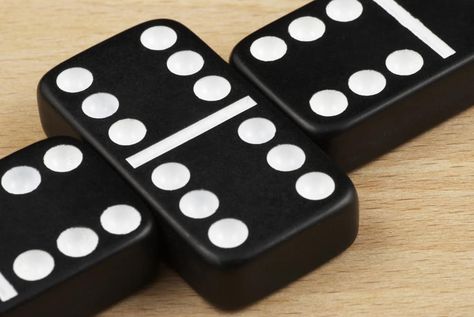 Mexican Train Dominoes, How To Play Dominoes, Games Family, All Planets, Domino Effect, Domino Games, Game Quotes, Camping Games, Who Will Win