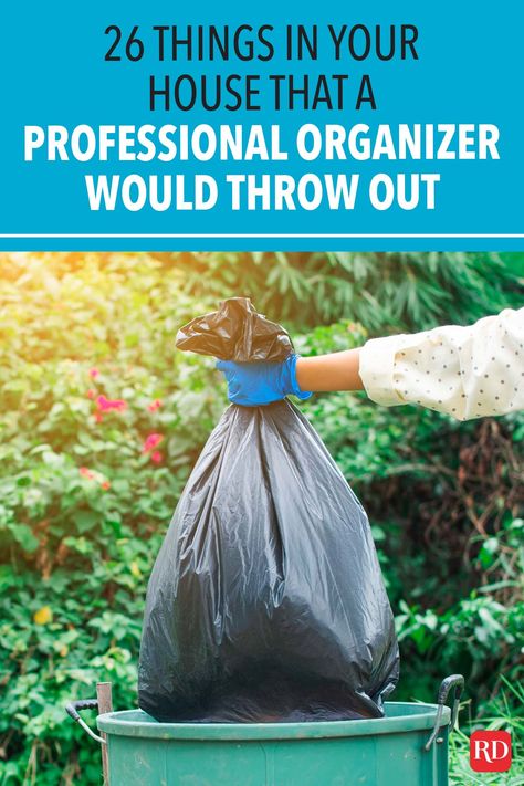 How To Store Trash Bags, Organize Trash Bags, How To Organize Trash Bags, Smelly Trash Can Hacks, How To Keep Trash Can Smelling Fresh, Clutter Hacks, Organize Tips, Clean Clutter, Cleaning Organization