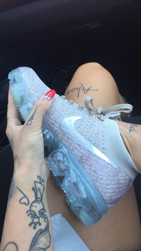 Nike Air Max Vapor Vapor Max Nike Women Outfit Ideas, Pink Vapor Max Outfit, Nike Vapor Max Outfit Women, Vapor Max Nike Women Outfit, Vapor Max Outfit Women, Nike Vapormax Women Outfit Ideas, Vapormax Outfit Women, Vapor Max Nike Women, Vapor Max Outfit