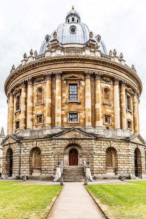 Oxford and Cotswolds Day Tour - The Best Day Tour from London Family Vacation Goals, Radcliffe Camera, England Itinerary, Harry Potter Filming Locations, Oxford Travel, Best Weekend Trips, London Neighborhoods, Oxford City, Rome Itinerary