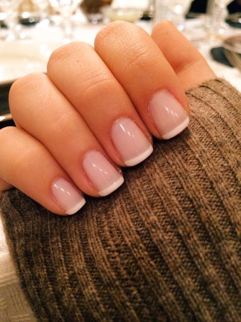 22 Awesome French Manicure Designs | Pretty Designs Fair Skin Manicure, Short Acrylic Manicure, Nail Goals, French Manicure Designs, Dermal Piercing, Her Nails, Wedding Nails Design, Andy Biersack, Manicure Ideas