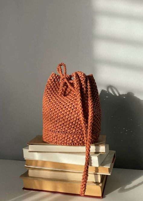 Jute Bag Photography, Crochet Products Photography, Handmade Bag Photography, Hand Bag Photoshoot, Photo Bag Ideas, Shoulder Bag Photoshoot, Outfit With Crochet Bag, Hand Bag Photography Ideas, Bag Product Photography Ideas