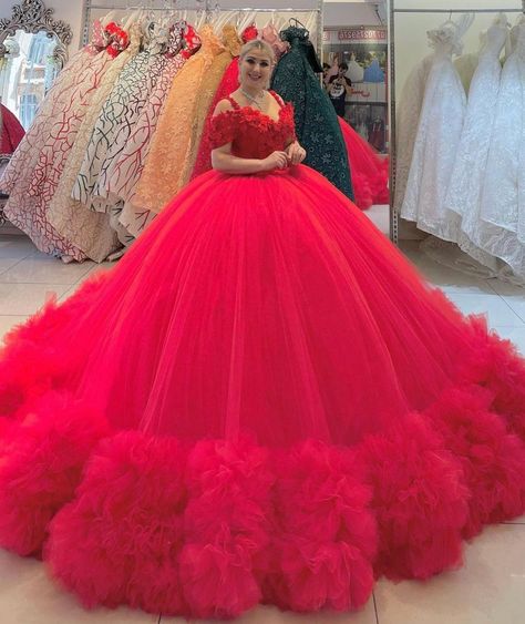 Cute Big Dresses, Big Poofy Dresses, Beautiful Gown Designs, Poofy Dress, Sweet 15 Dresses, Kids Party Wear Dresses, Net Gowns, Big Wedding Dresses, Elegant Wear