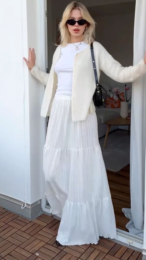 Dresses Ideas For Women, Tiered Long Skirt, Stylish Summer Dresses, Summer Dress Ideas, Skirt White, White Skirt, White Cardigan, Spring Wardrobe, Summer 2023