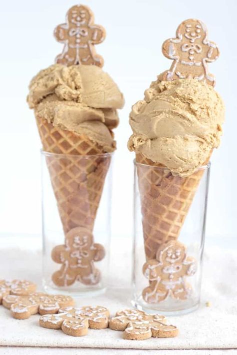 Gingerbread Ice Cream Christmas Ice Cream Recipes, Gingerbread Ice Cream, Christmas Ice Cream, Holiday Ice Cream, Gourmet Ice Cream, Soft Gingerbread Cookies, Ice Cream Maker Recipes, Yummy Ice Cream, Homemade Ice Cream Recipes