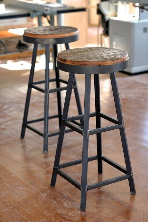 Bar Stools Repurposed, Raw Steel Furniture, Log Bar Stools, Bar Stools Ideas, Minimalist Wood Furniture, Cafe Industrial, Modern Bathroom Furniture, Diy Bar Stools, French Bar