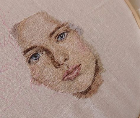 Embroidery without textbooks is always very difficult. It is too difficult for me to stitch a human face. I could not embroider the eyes,… Textile Portraits, Portrait Embroidery, Embroidered Portrait, Tambour Embroidery, Wedding Embroidery, Hand Embroidery Kit, Thread Art, Thread Painting, Embroidery On Clothes