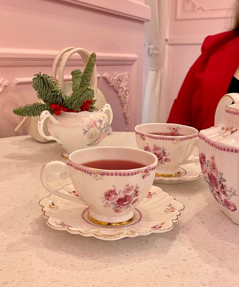 Coquette Bakery, Coquette Cafe, Coquette Coffee, Cat Tea Party, Enchanted Places, Bakery Aesthetic, Korean Tea, Pink Cafe, Coquette Core